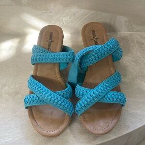 Minnetonka Haley women’s wedge sandals Size 9